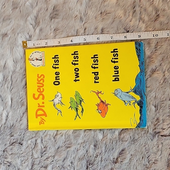 Dr. Seuss One Fish Two Fish Red Fish Blue Fish Beginner Book, Copyright 1960 - Picture 5 of 6